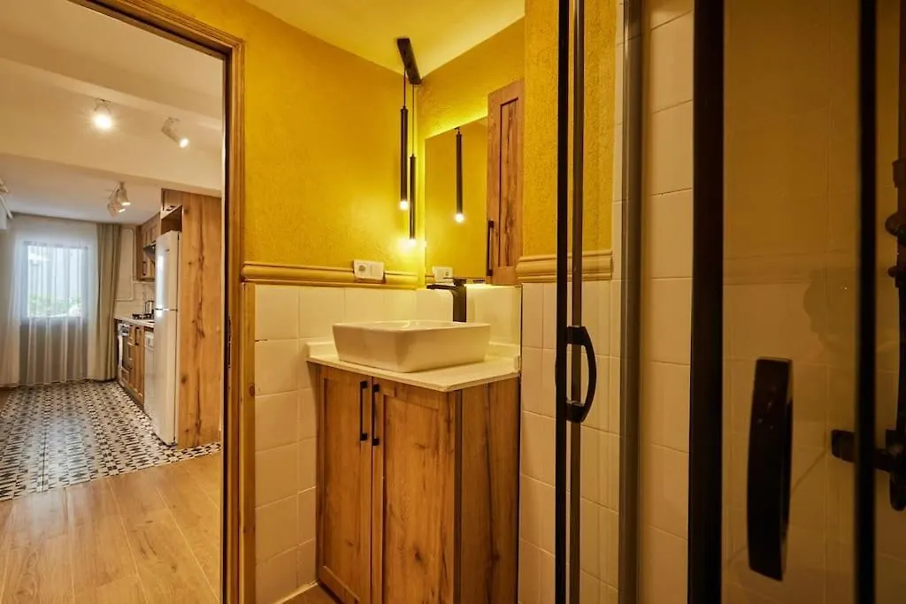 Hidden Gem 2 Min To Metro - Baysungur D1 Apartment Istanbul